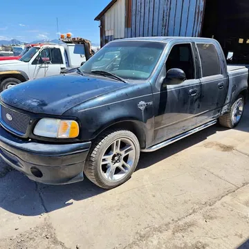 2001 Ford F-150 Harley-Davidson Pickup 4D 5 1/2 ft