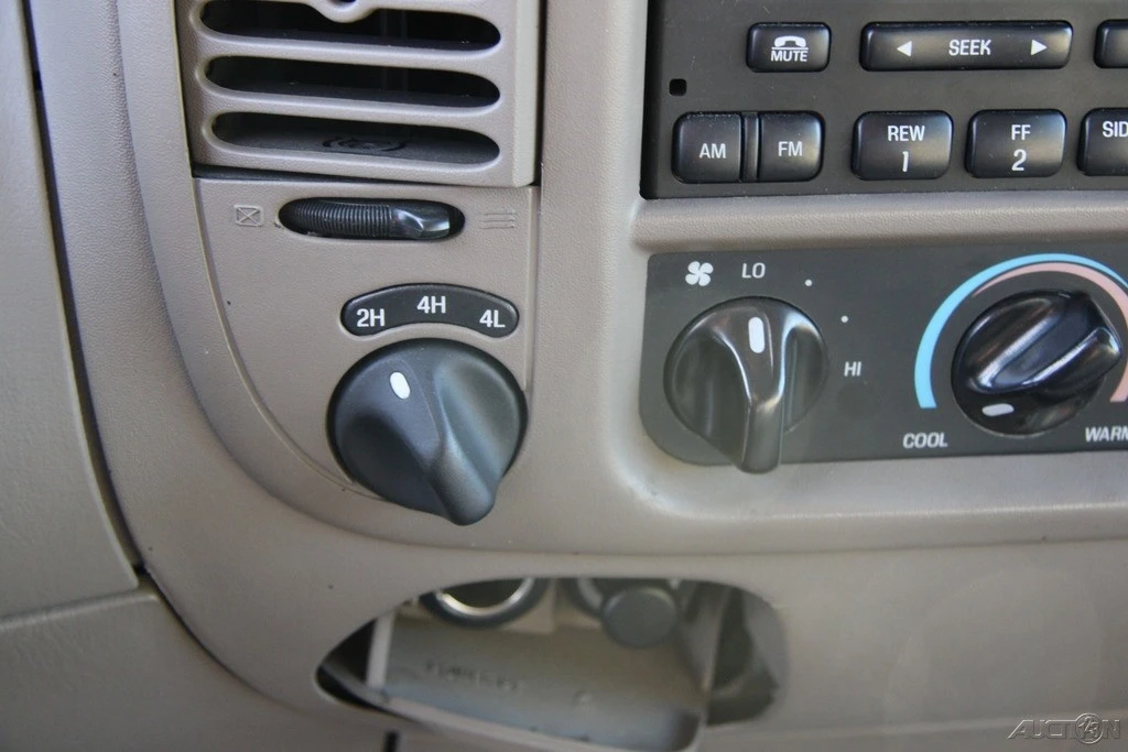 2001 Ford F-150 10th Gen - Image 18 of 21