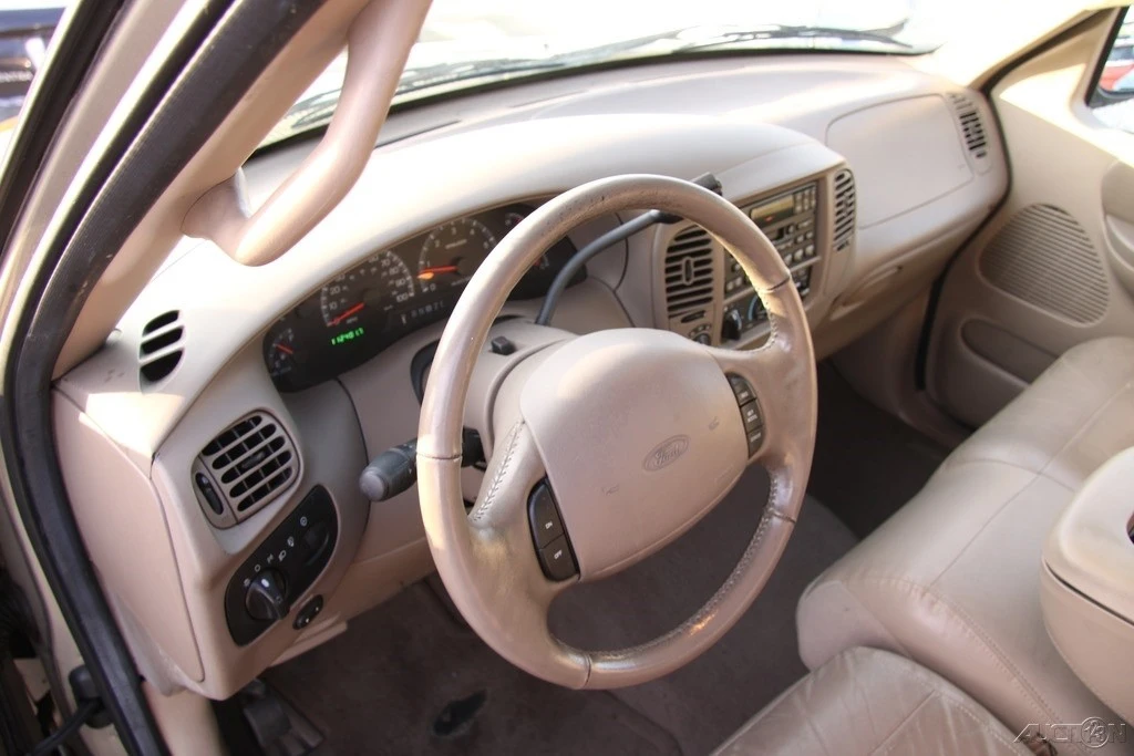 2001 Ford F-150 10th Gen - Image 14 of 21