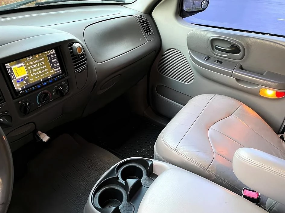 2001 Ford F-150 10th Gen - Image 16 of 18