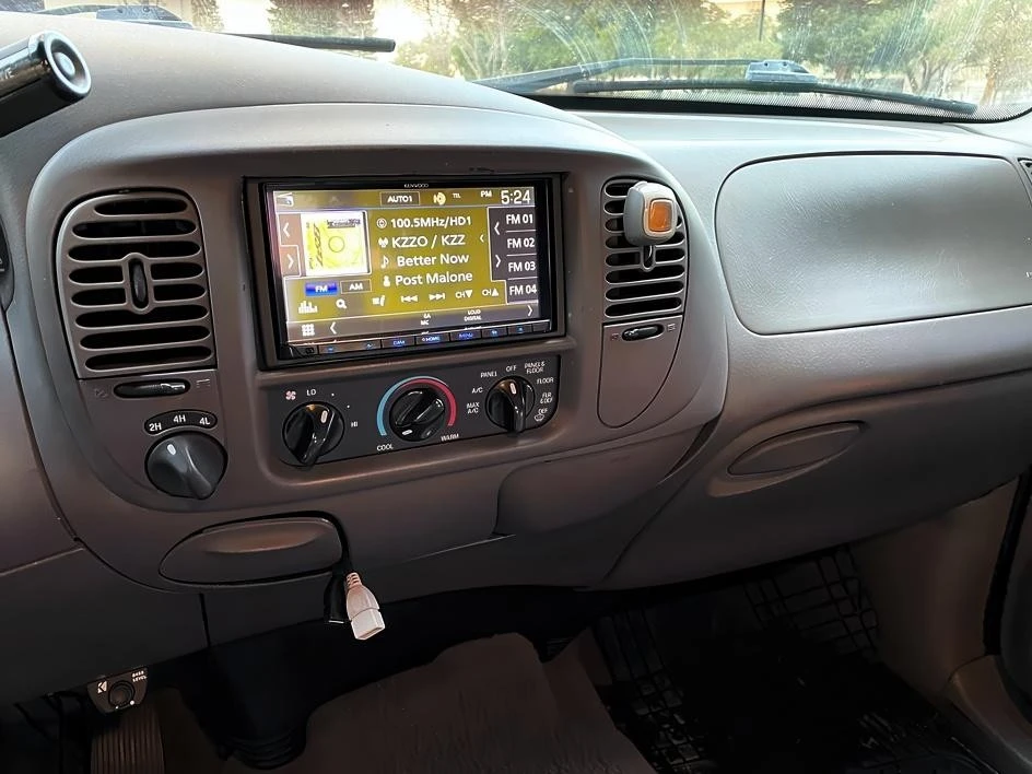 2001 Ford F-150 10th Gen - Image 15 of 18