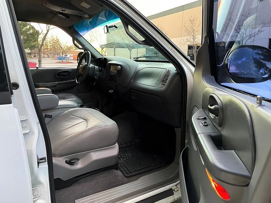 2001 Ford F-150 10th Gen - Image 10 of 18