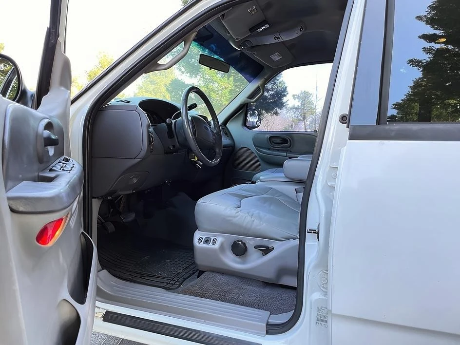 2001 Ford F-150 10th Gen - Image 9 of 18