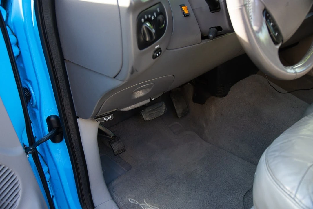 2001 Ford F-150 10th Gen - Image 25 of 30