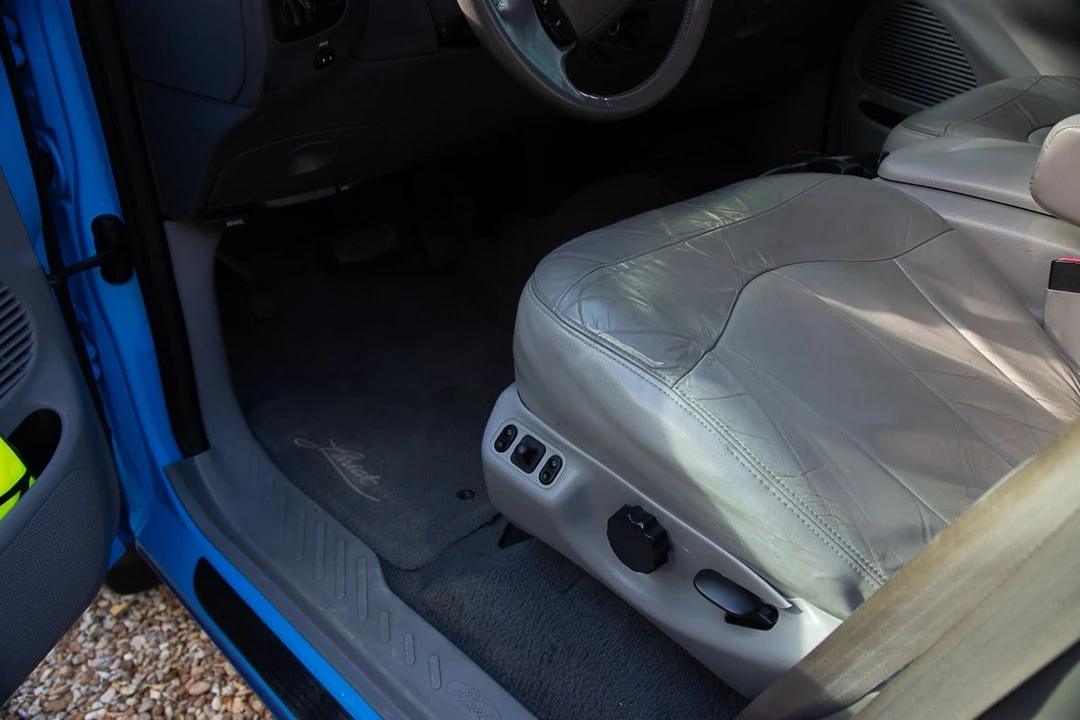2001 Ford F-150 10th Gen - Image 26 of 30