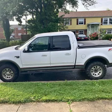 2001 Ford F-150 Lariat Pickup 4D 5 1/2 ft