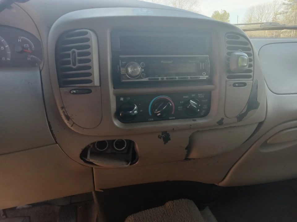 2001 Ford F-150 10th Gen - Image 12 of 19