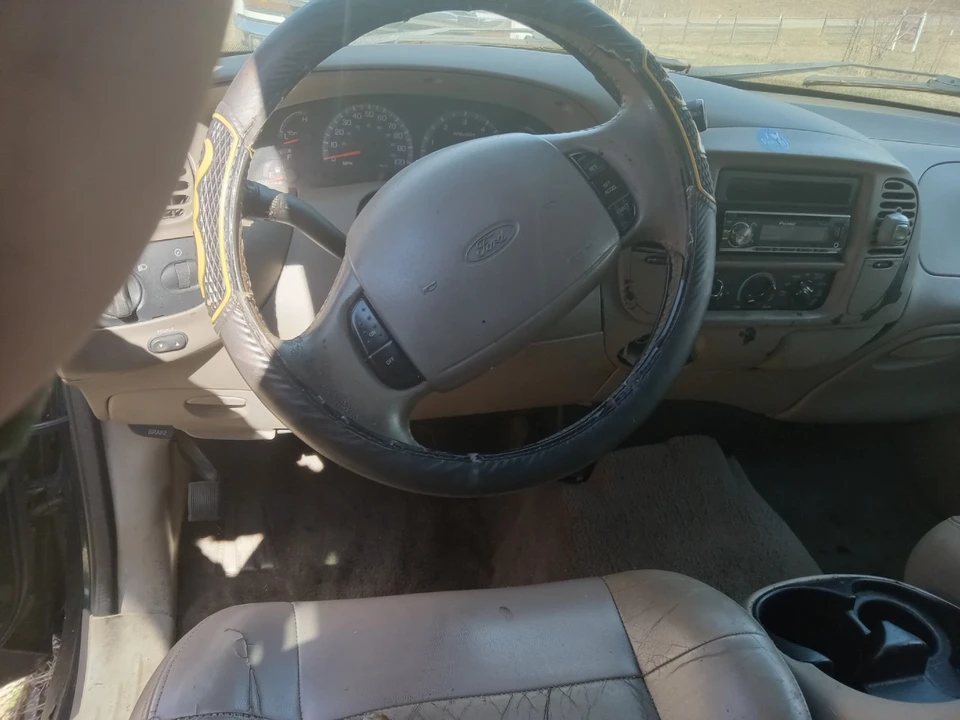2001 Ford F-150 10th Gen - Image 13 of 19