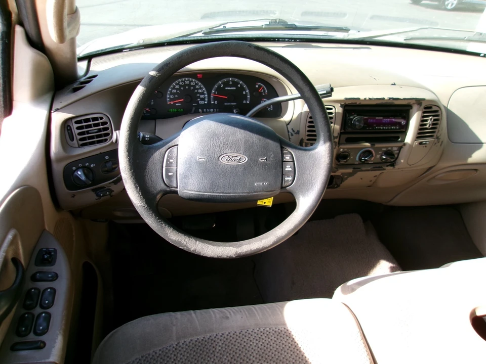 2001 Ford F-150 10th Gen - Image 18 of 31