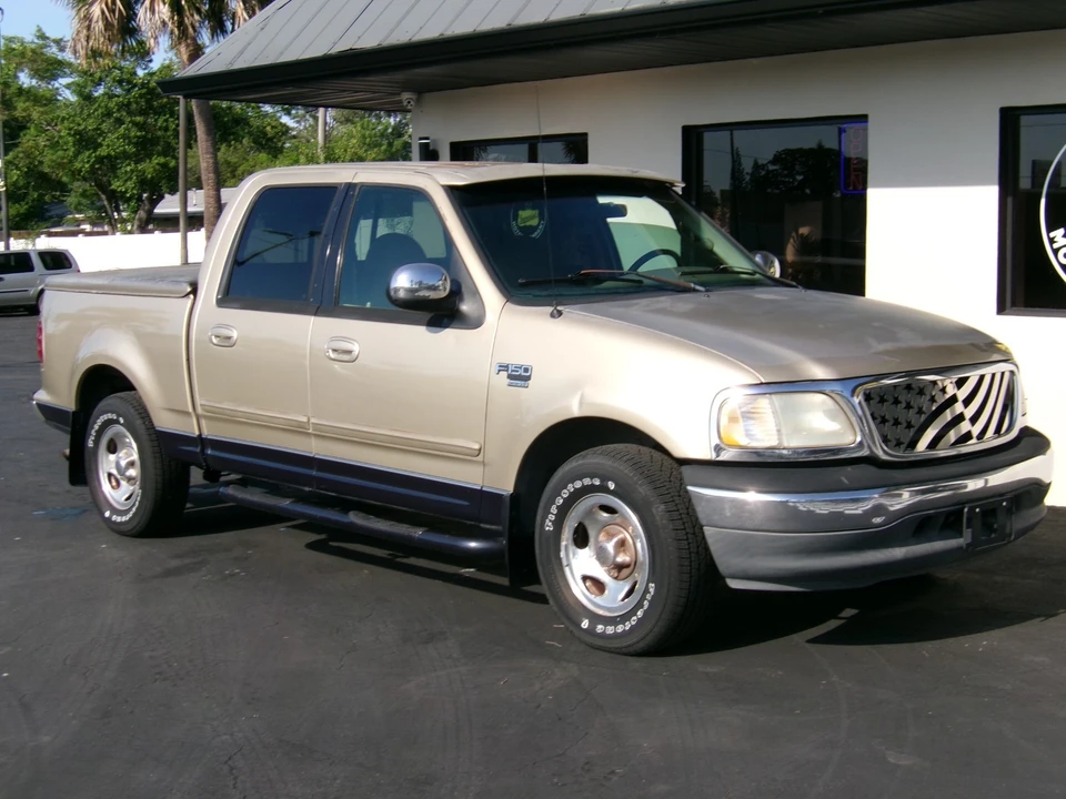 2001 Ford F-150 10th Gen - Image 3 of 31