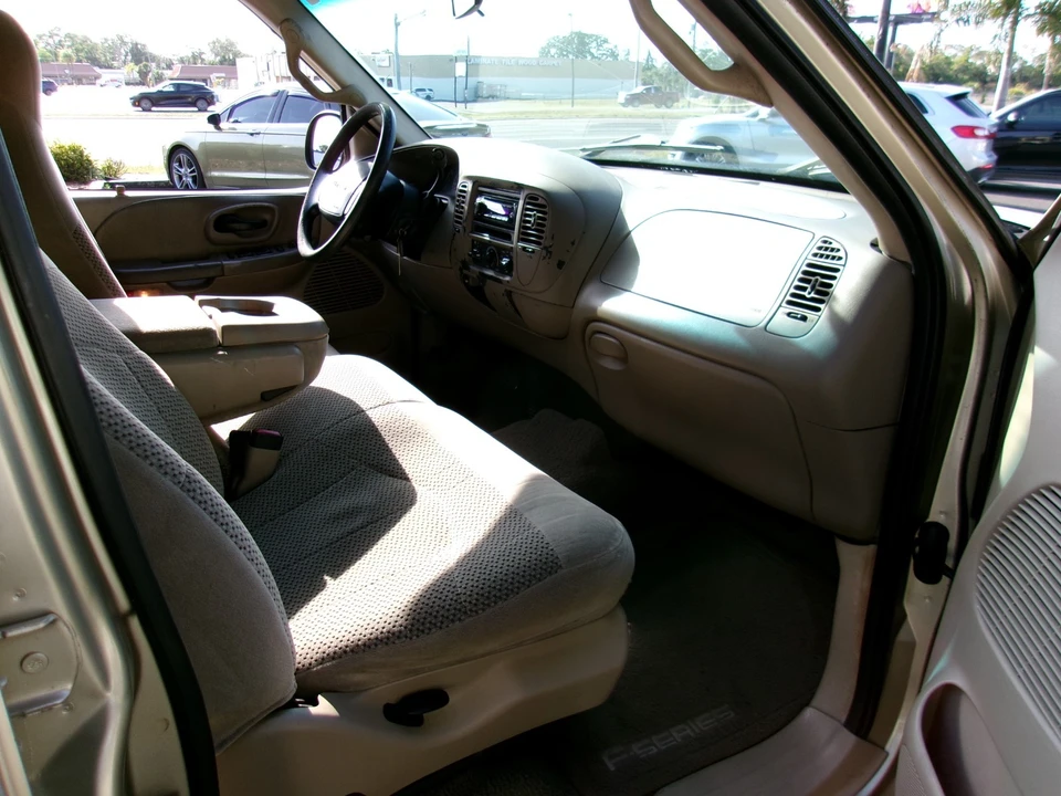 2001 Ford F-150 10th Gen - Image 14 of 31