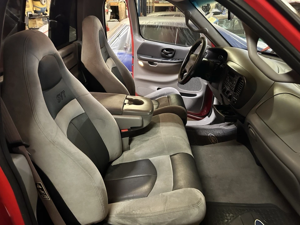 2001 Ford F-150 SVT Lightning 10th Gen - Image 17 of 22
