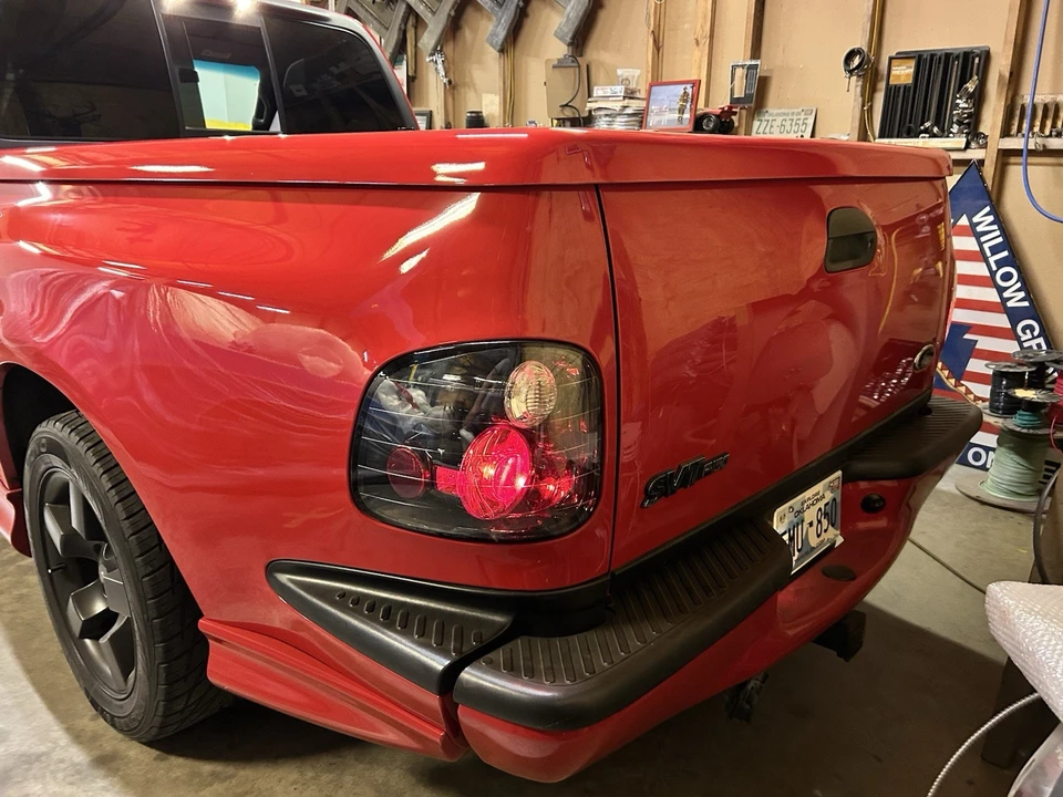 2001 Ford F-150 SVT Lightning 10th Gen - Image 20 of 22