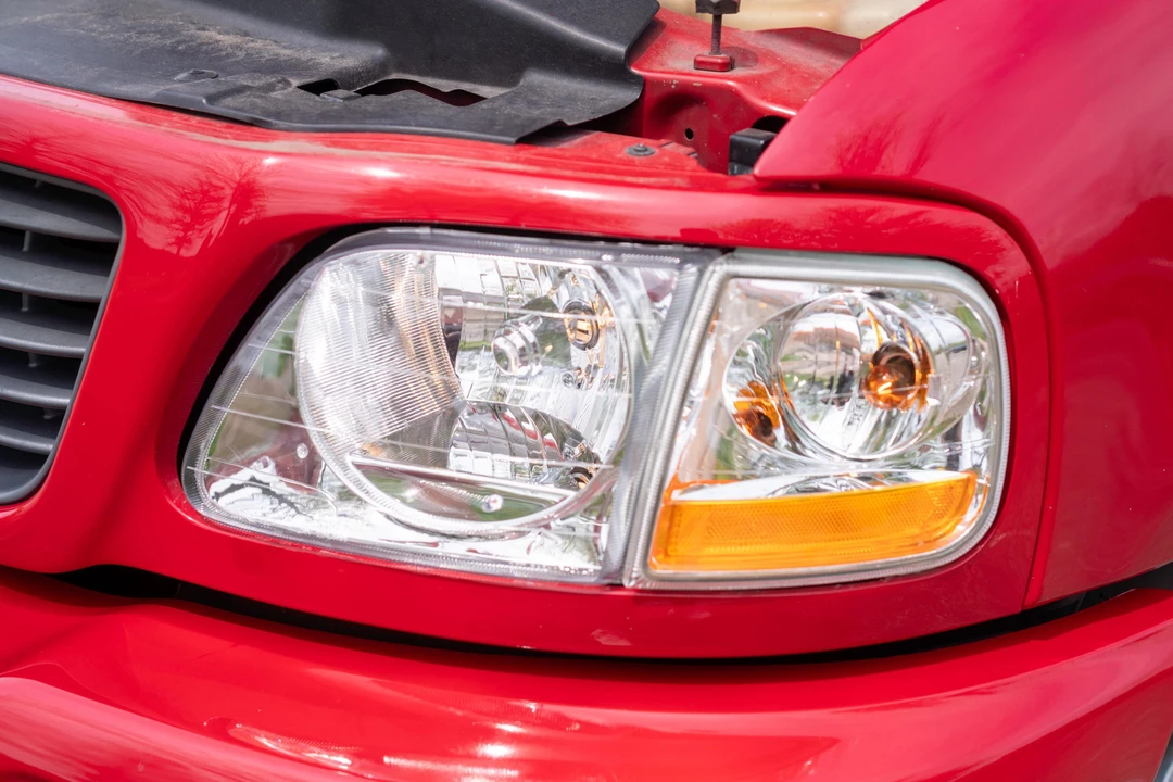 2001 Ford F-150 SVT Lightning 10th Gen - Image 22 of 31