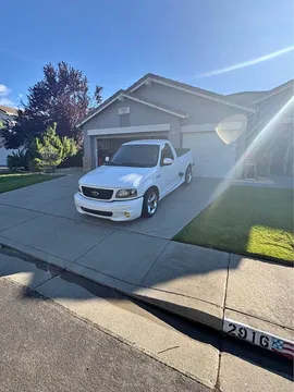 2001 Ford F-150 SVT Lightning Pickup 2D 6 1/2 ft