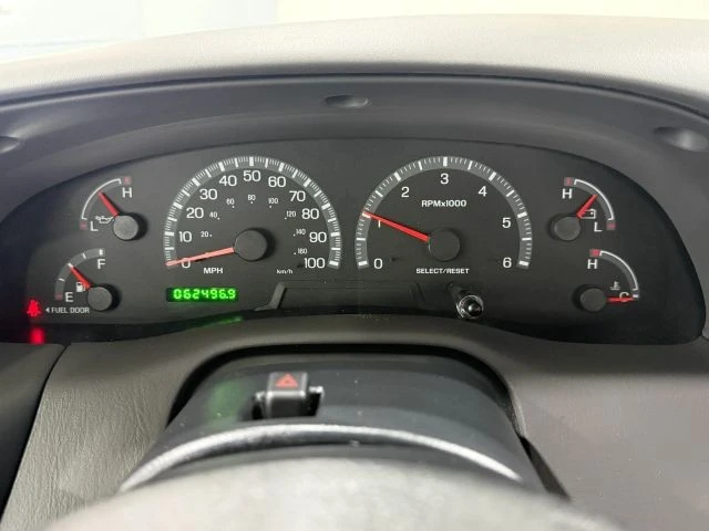 2001 Ford F-150 10th Gen - Image 28 of 31