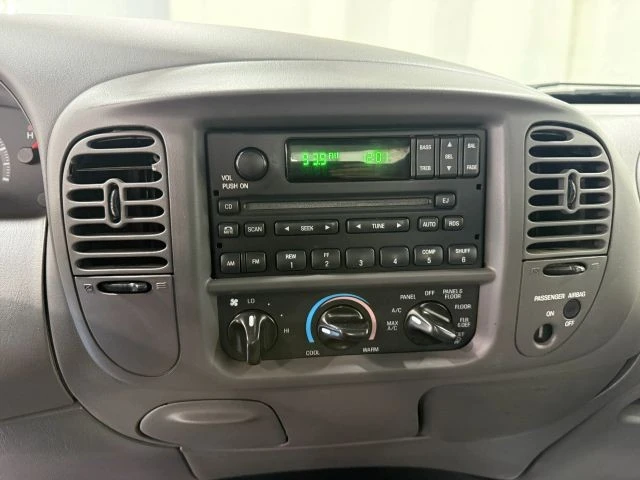 2001 Ford F-150 10th Gen - Image 27 of 31
