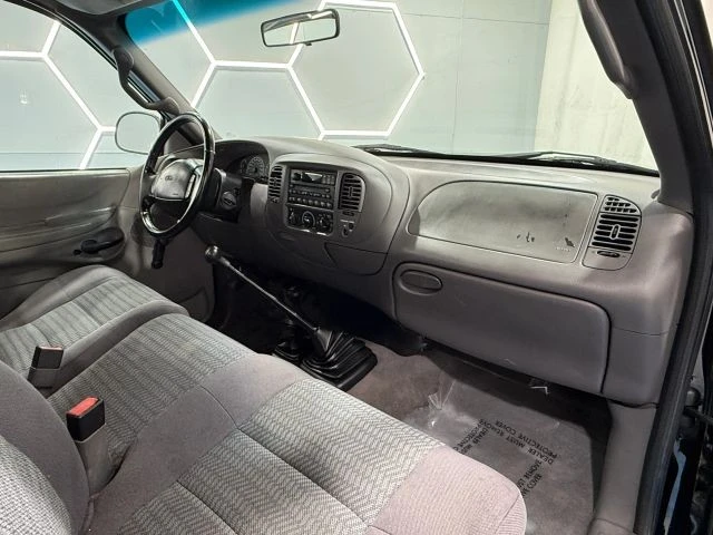 2001 Ford F-150 10th Gen - Image 18 of 31