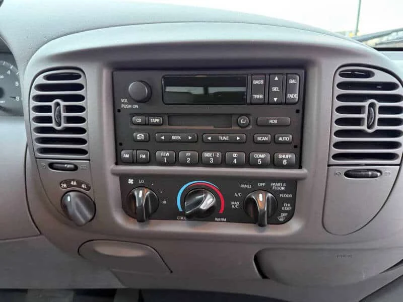2001 Ford F-150 10th Gen - Image 27 of 30