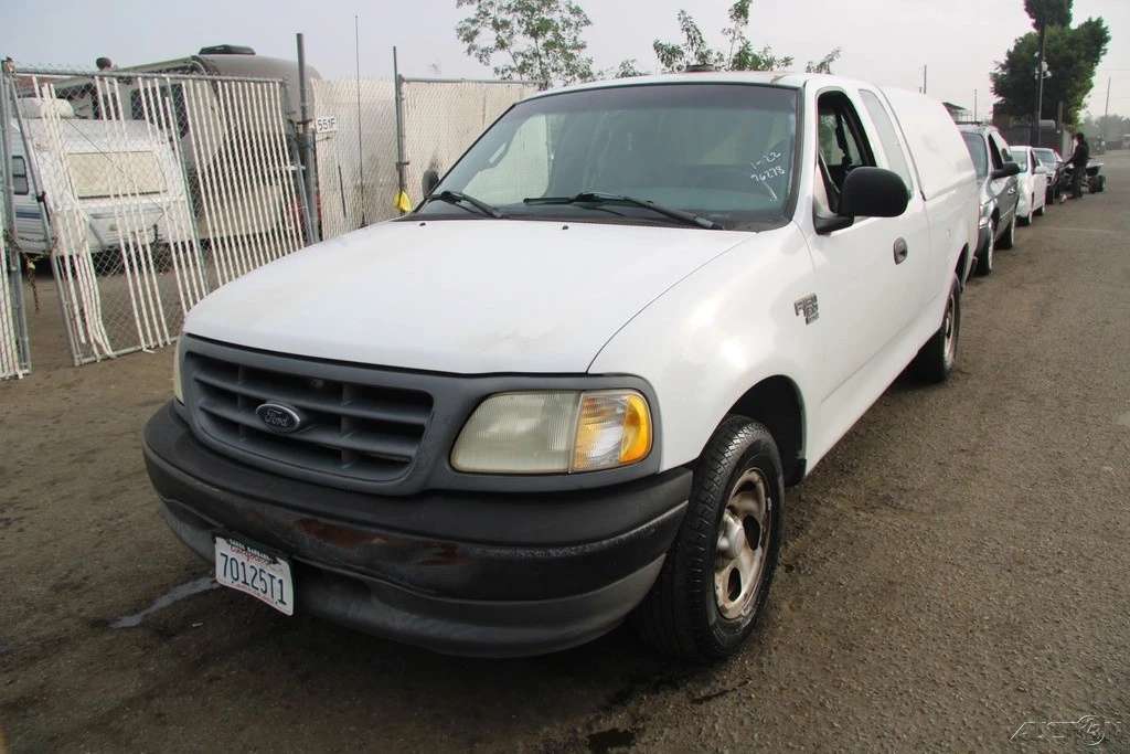 2001 Ford F-150 10th Gen - Image 2 of 21