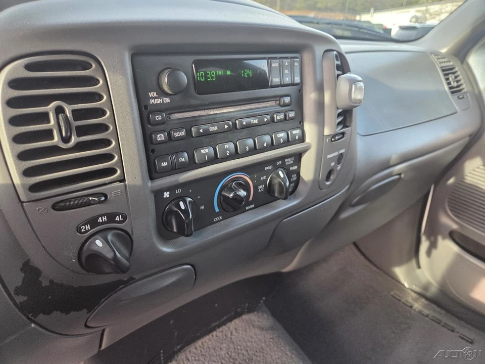 2001 Ford F-150 10th Gen - Image 16 of 21
