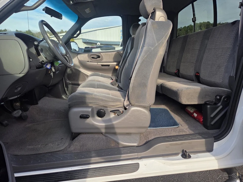 2001 Ford F-150 10th Gen - Image 11 of 21