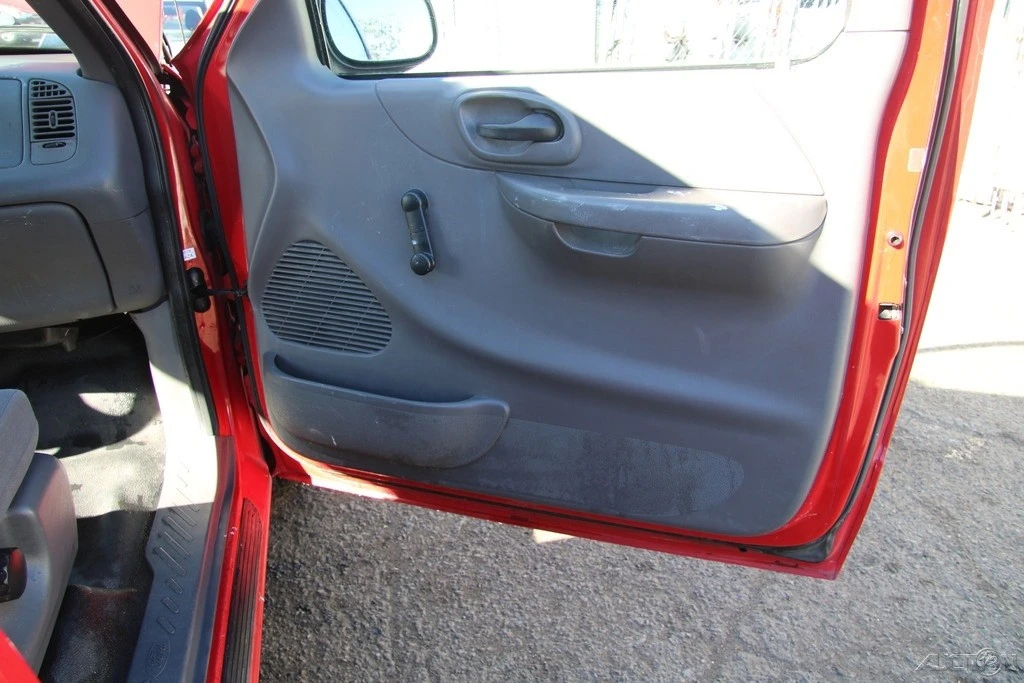 2001 Ford F-150 10th Gen - Image 20 of 21