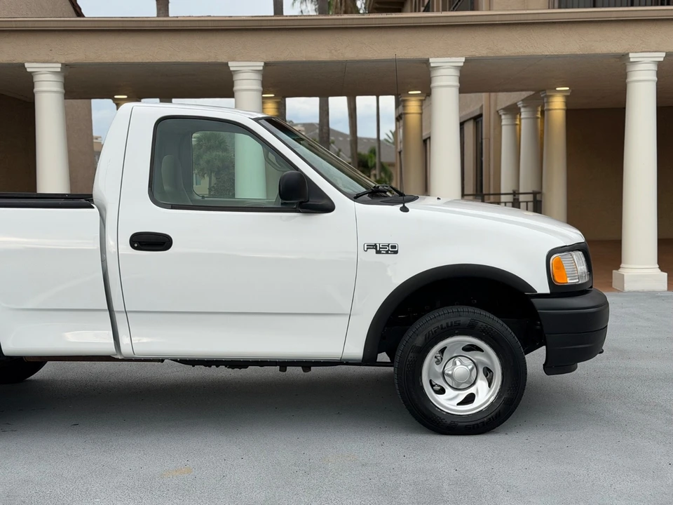 2001 Ford F-150 10th Gen - Image 13 of 31