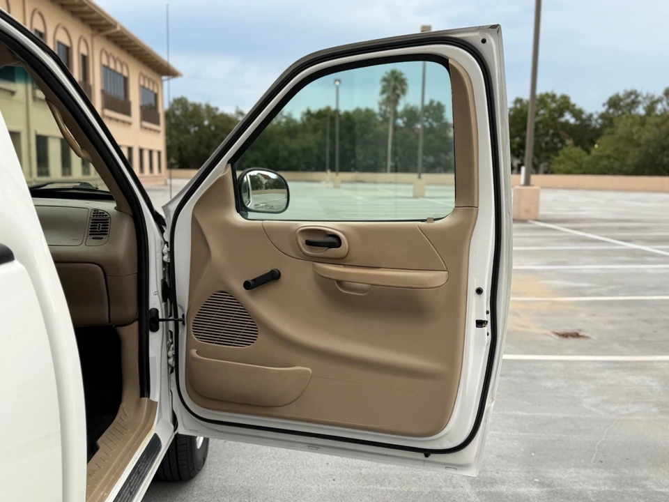 2001 Ford F-150 10th Gen - Image 30 of 31