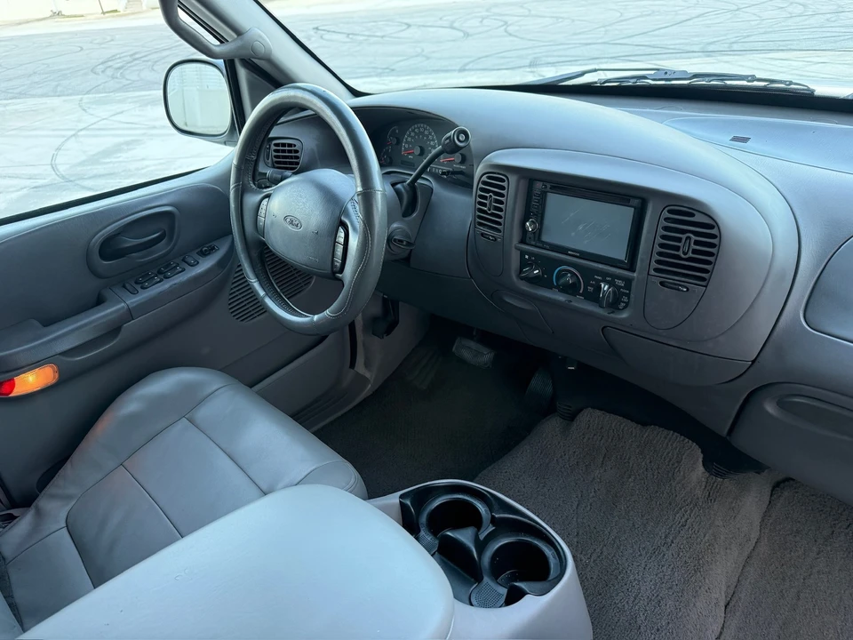2001 Ford F-150 10th Gen - Image 9 of 21