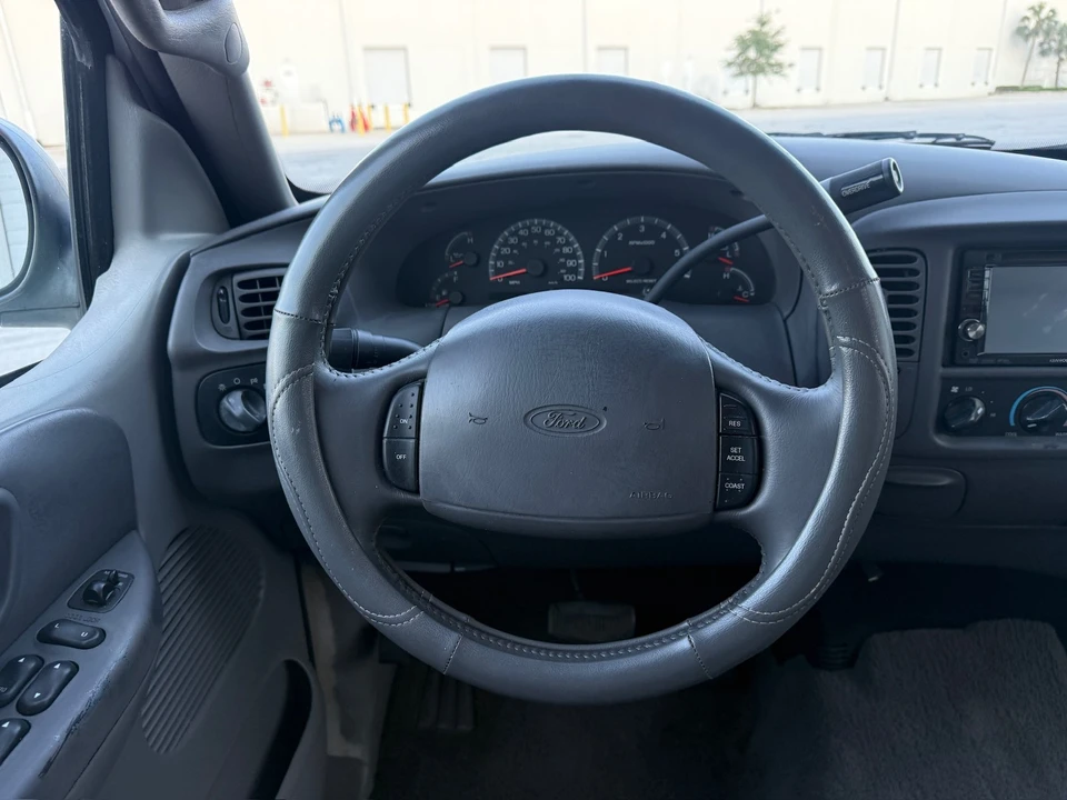 2001 Ford F-150 10th Gen - Image 18 of 21