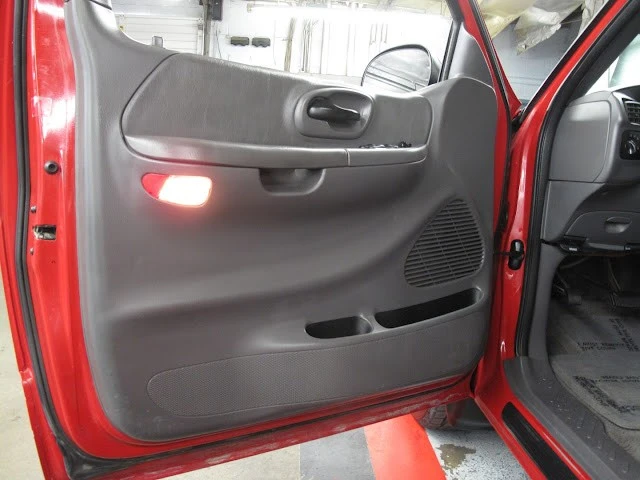 2001 Ford F-150 10th Gen - Image 8 of 21