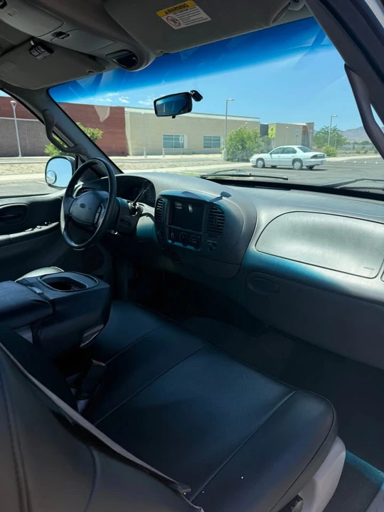 2001 Ford F-150 10th Gen - Image 9 of 19
