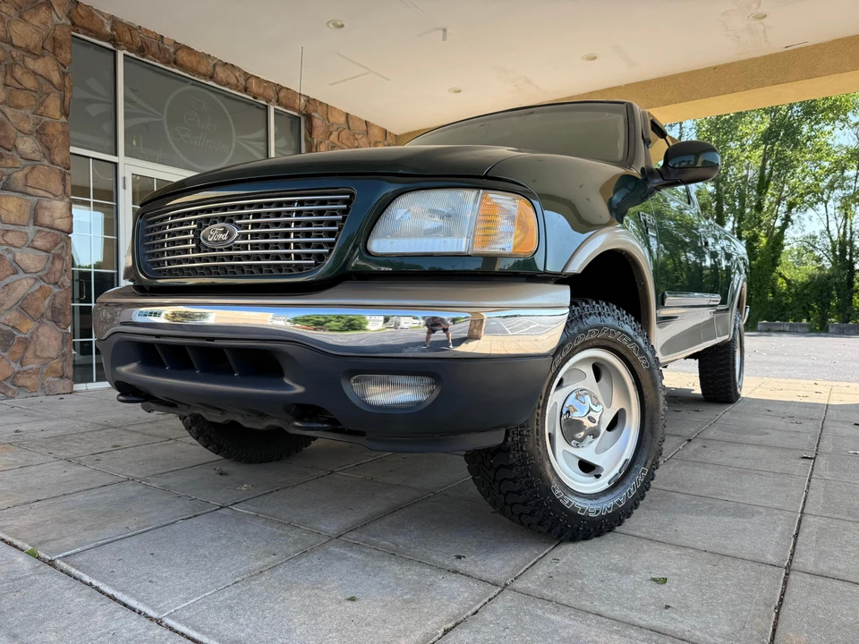 2001 Ford F-150 10th Gen - Image 7 of 31