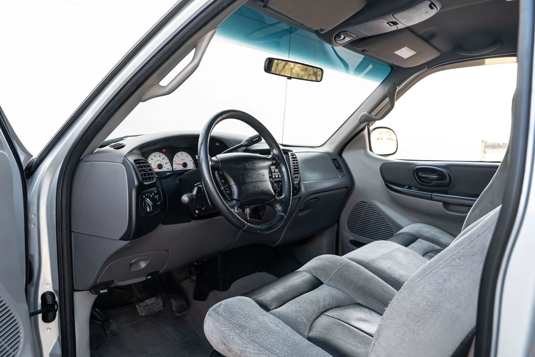 2001 Ford F-150 10th Gen - Image 17 of 31