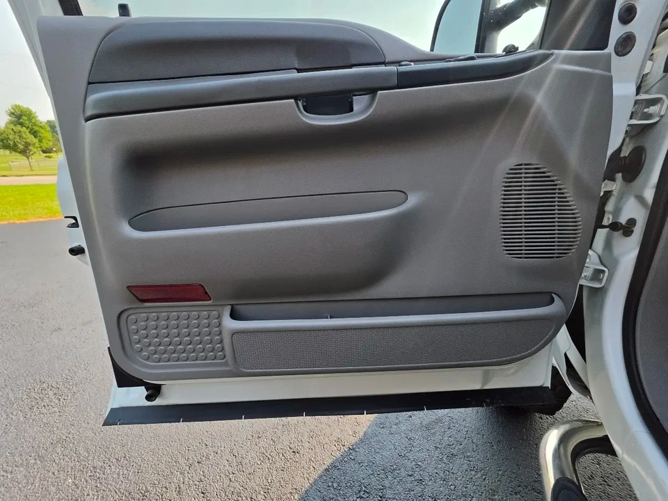 2001 Ford Super Duty 1st Gen - Image 29 of 31