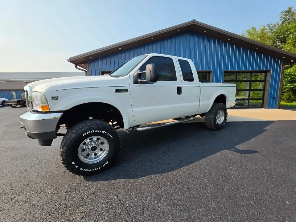 2001 Ford Super Duty 1st Gen - Image 2 of 31