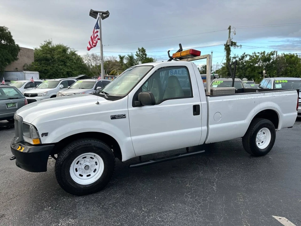 2001 Ford Super Duty 1st Gen - Image 2 of 12