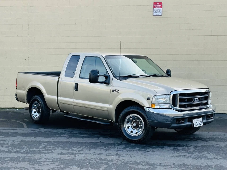 2001 Ford Super Duty 1st Gen - Image 2 of 15