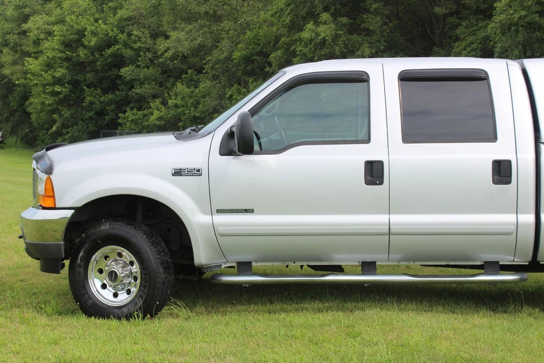 2001 Ford Super Duty 1st Gen - Image 2 of 12