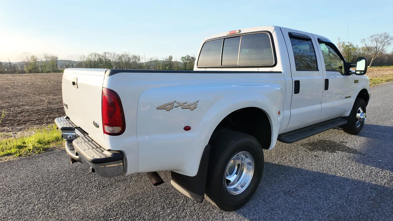 2001 Ford Super Duty 1st Gen - Image 2 of 28
