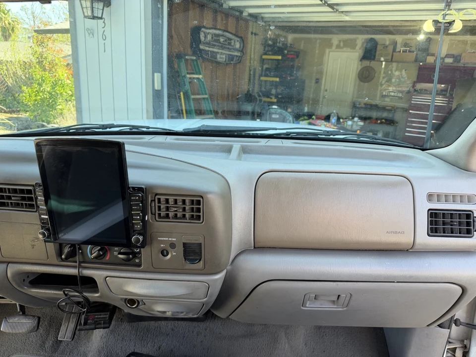2001 Ford Super Duty 1st Gen - Image 10 of 12