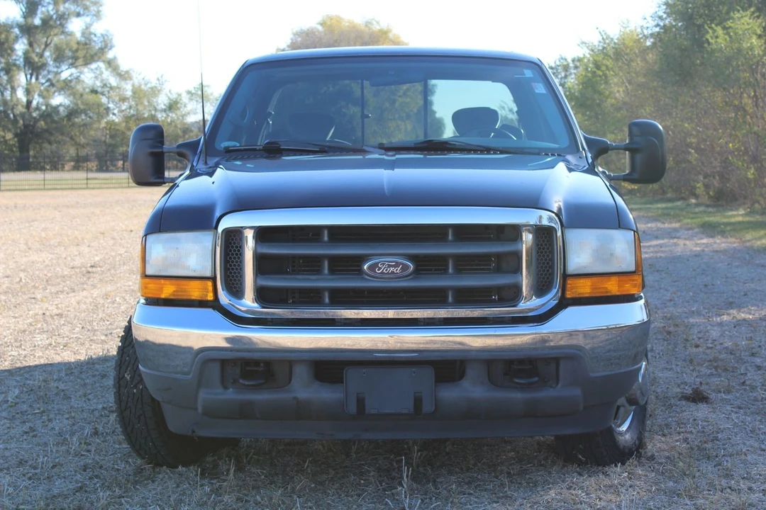 2001 Ford Super Duty 1st Gen - Image 2 of 12
