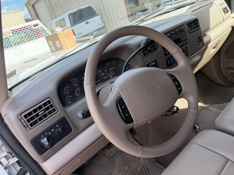 2001 Ford Super Duty 1st Gen - Image 15 of 16