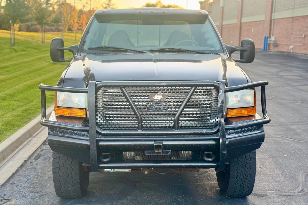 2001 Ford Super Duty 1st Gen - Image 2 of 31