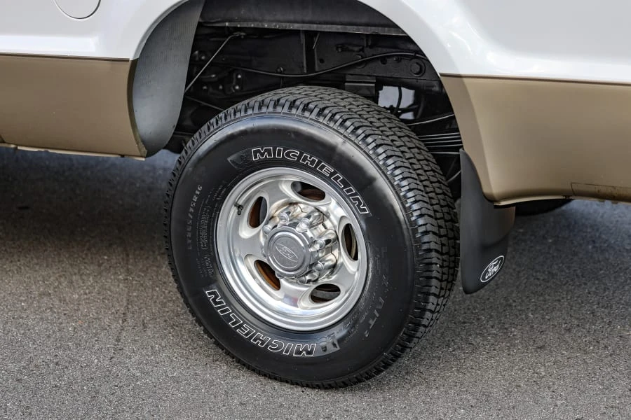 2001 Ford Super Duty 1st Gen - Image 19 of 31