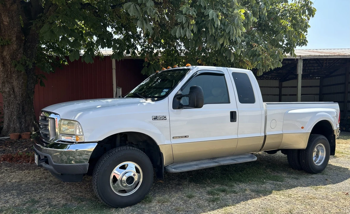 2001 Ford Super Duty 1st Gen - Image 2 of 31