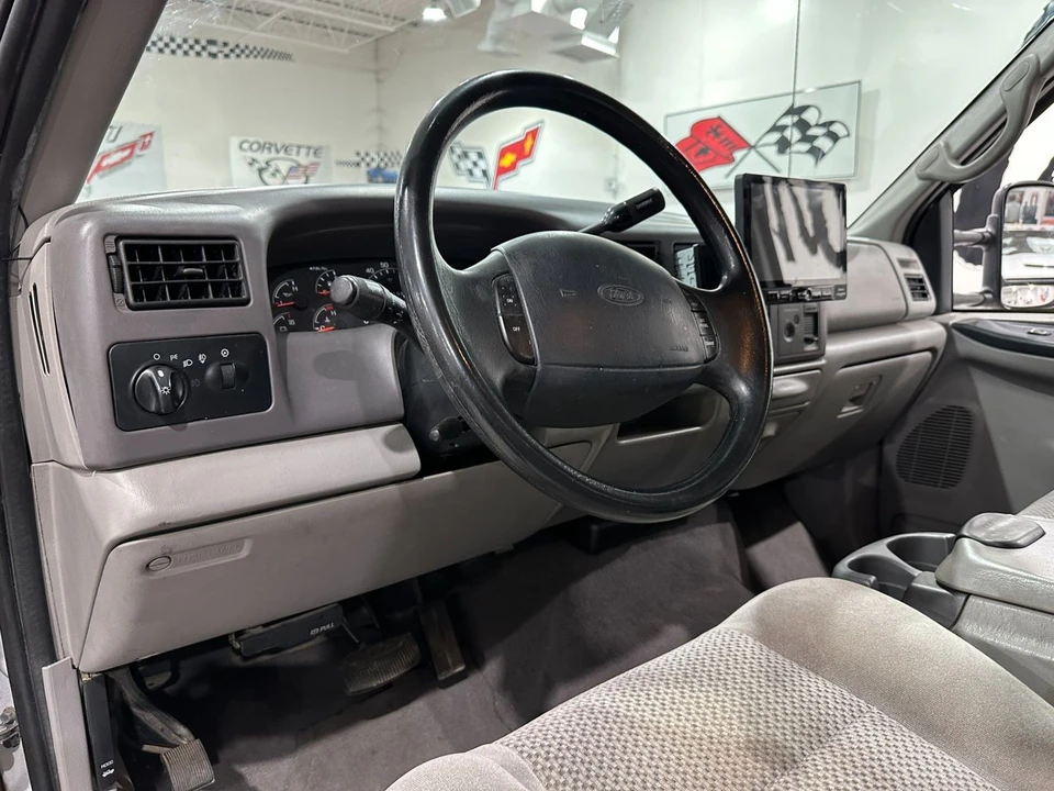 2001 Ford Super Duty 1st Gen - Image 10 of 11