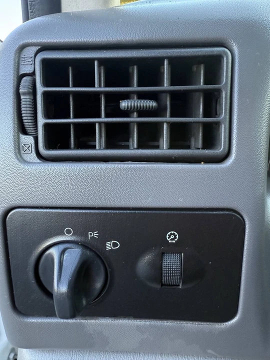 2001 Ford Super Duty 1st Gen - Image 16 of 23