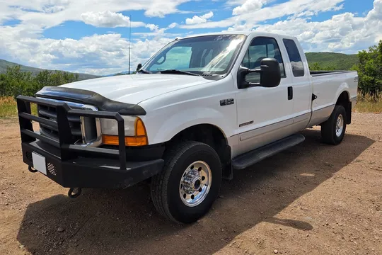 2001 Ford F-350 Super Duty XLT SuperCab Power Stroke 4×4 6-Speed